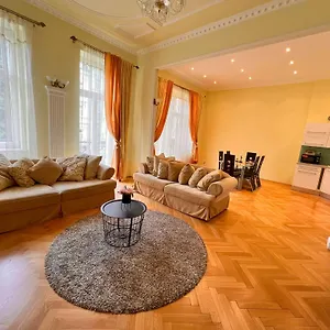 Jurincom Sadova , Karlsbad Tschechische Republik