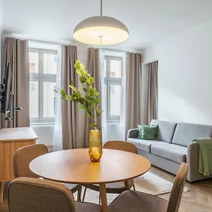 Limehome Halkova Apart-hotel